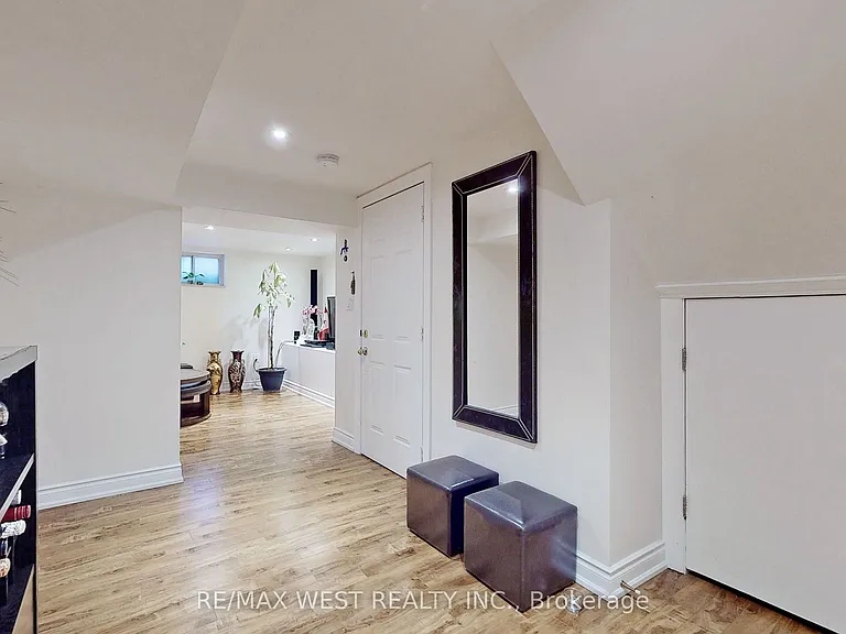 139 Ranee Ave #BASEMENT — Photo 26