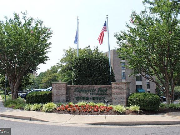 5th image of 6137 Leesburg Pike APT 506