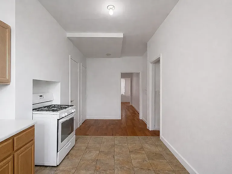 294 Harman St #2TT — Photo 2