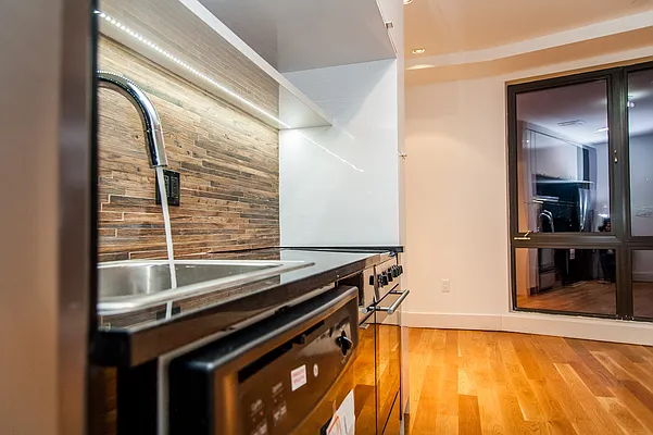 Rented by Nooklyn NYC LLC | media 64