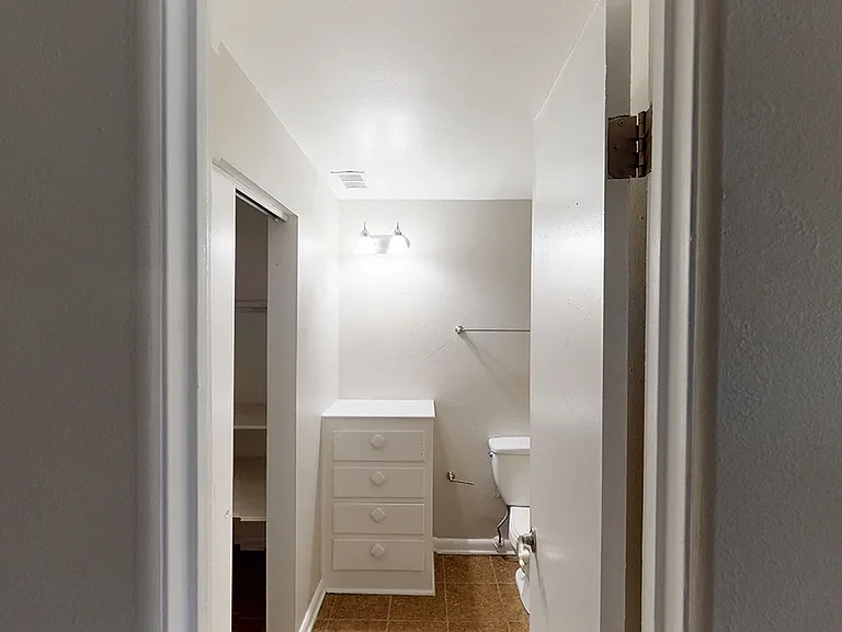 Brittany Manor — Photo 16