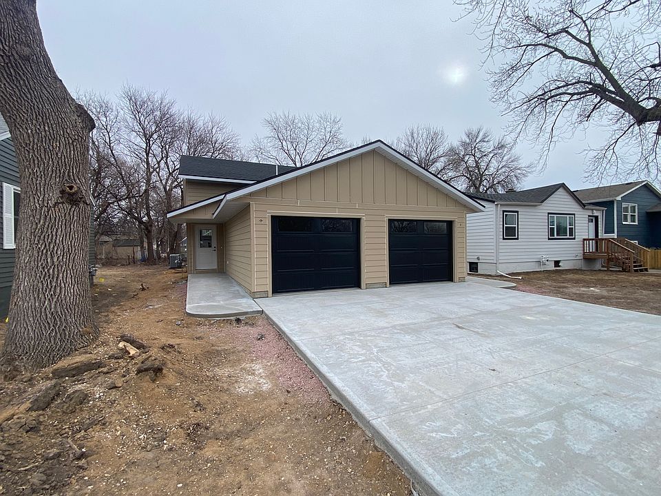 2nd image of 216 S Elmwood Ave #216