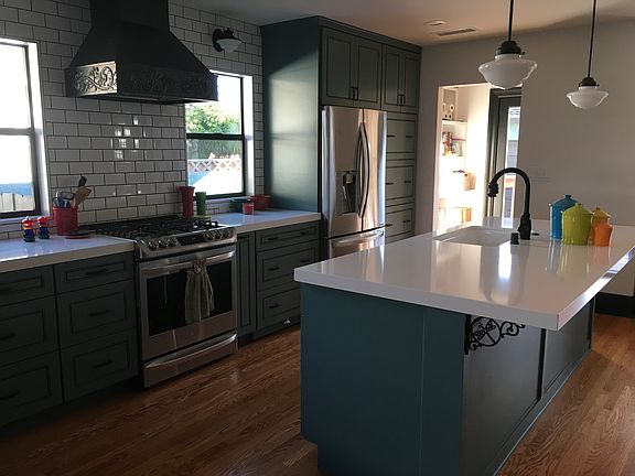 3rd image of 4808 Lorelei Ave