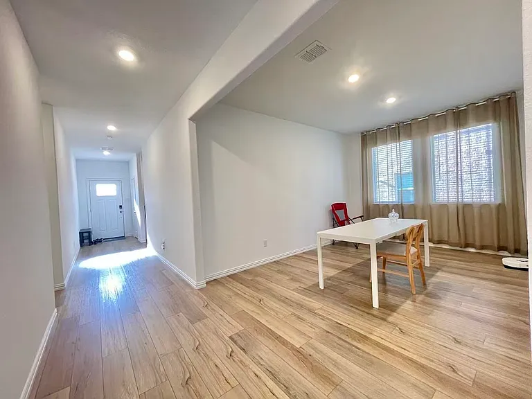 8413 Butterfly Ln — Photo 11