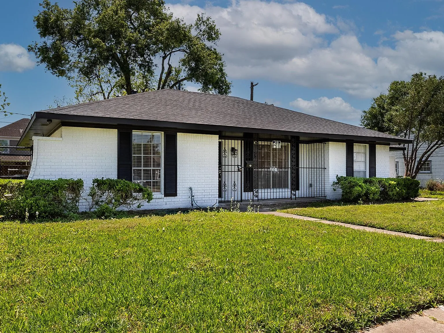 3 bed, 2.0 bath, 1428 sqft, $2,650 — Photo 3