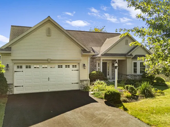 44 Winterberry Ln, Womelsdorf, PA 19567