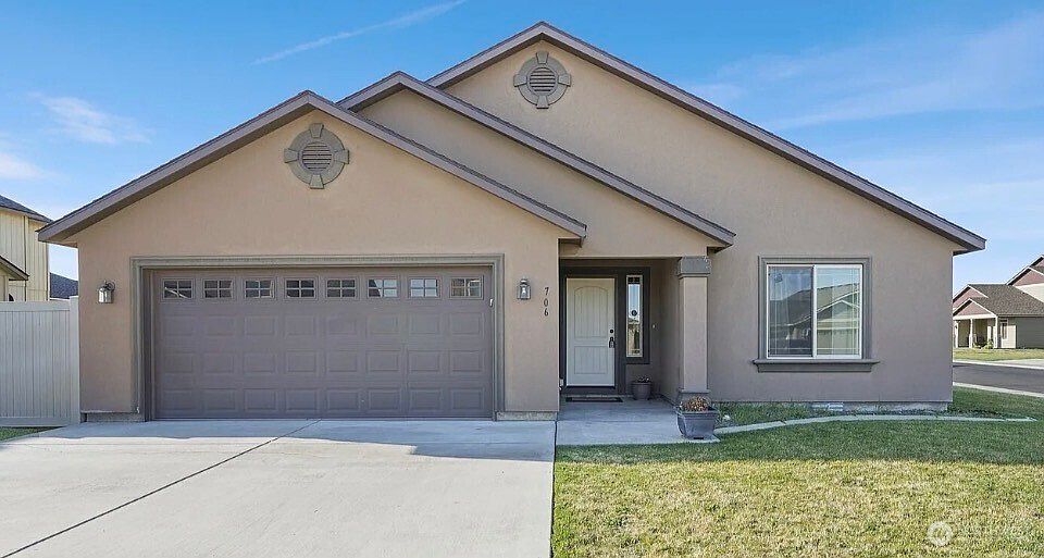 1st image of 706 7th Avenue NE