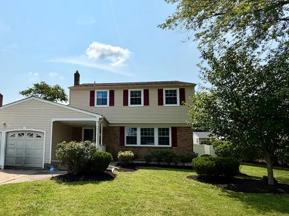 14 Candlewyck Way, Cherry Hill, NJ 08003
