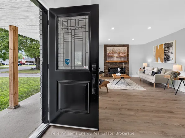7 Glenarden Cres, Belleville, ON K8P 2B9