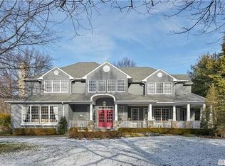 89 5th St, Garden City, NY 11530