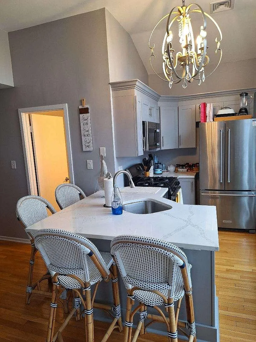 2 bed, $1,800 — Photo 1