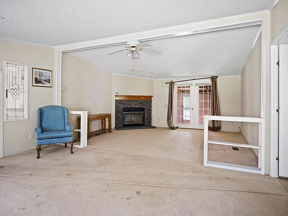 3rd image of 673 Matthew Clark Rd