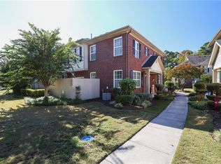 518 Hadleybrook Dr, Chesapeake, VA 23320