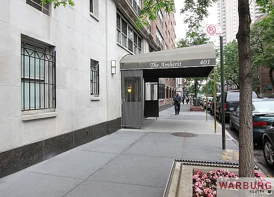 Sold by Warburg | media 35