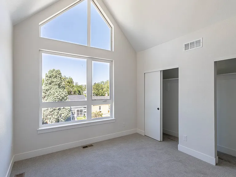 1592 N Ames St — Photo 11