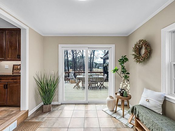 5th image of 30 Deepwoods Dr