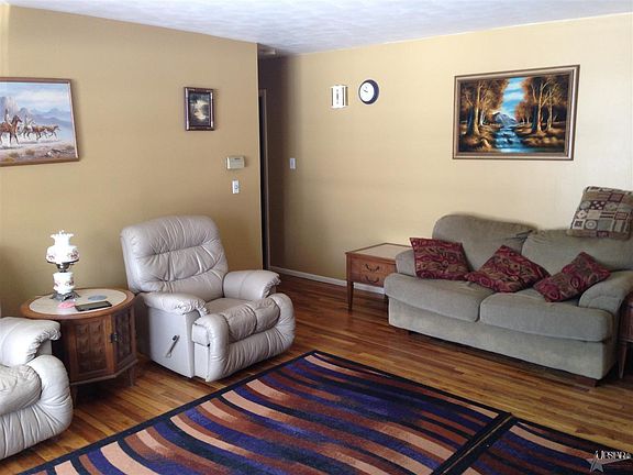 4th image of 24455 Elmhurst Dr