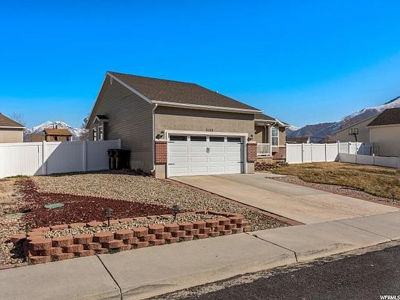 4th image of 3153 E Canyon Crest Dr