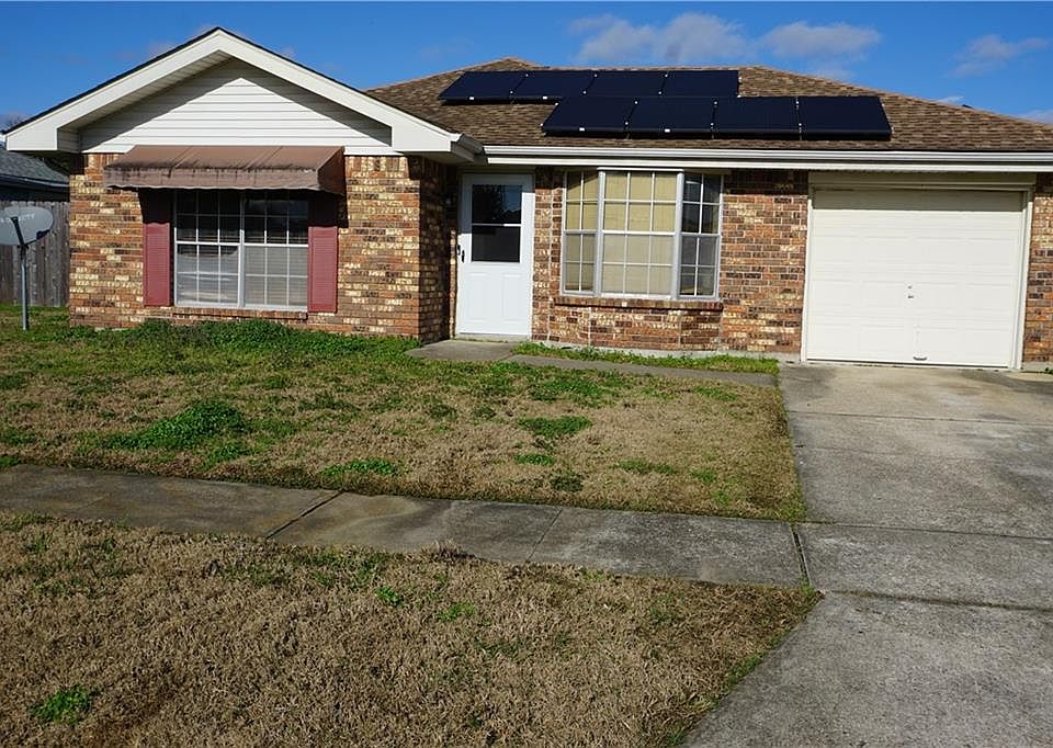 1st image of 209 Louise Ct