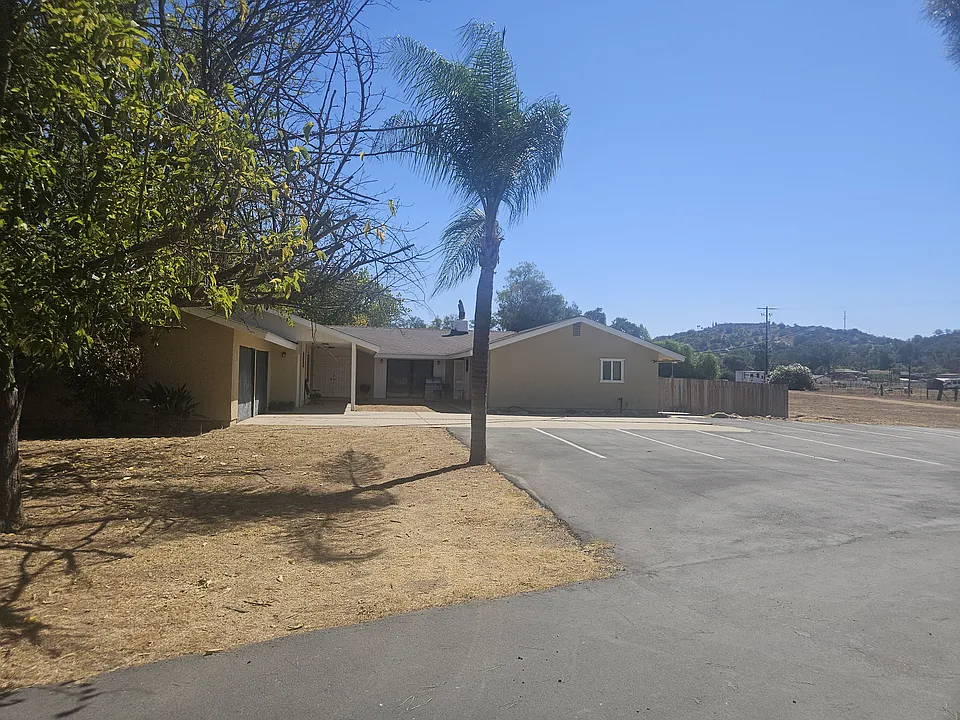 2138 San Vicente Rd #B