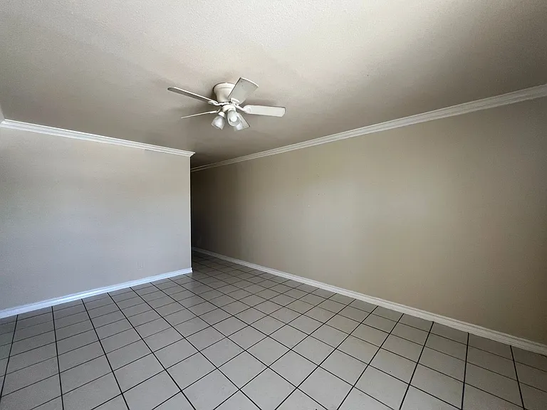 301 E Locust St — Photo 9