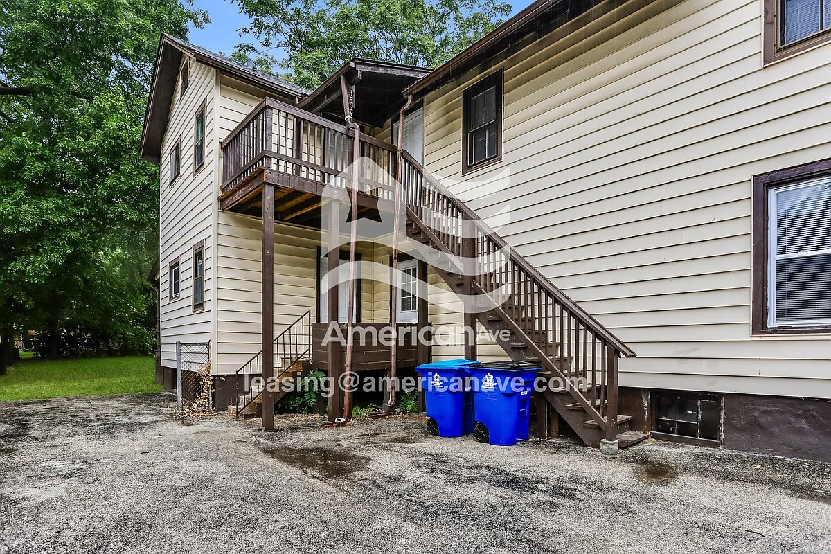 853720_002_front_view_12814143.jpg - 3565 Calvert Ave #B