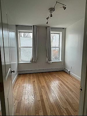 3rd image of 50 Clara St #1R