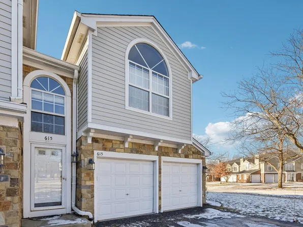 615 Grosse Pointe Cir #12-7, Vernon Hills, IL 60061