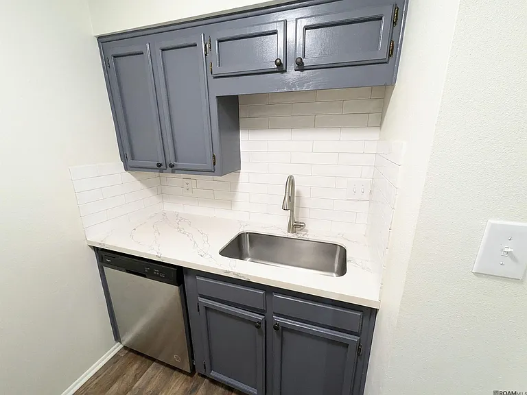 402 Lee Dr #4B — Photo 5