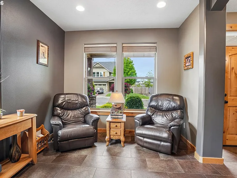 286 SE Condor Dr — Photo 32