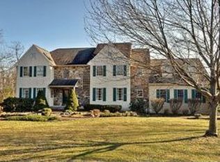4 Barrington Ln, Chester Sprgs, PA 19425