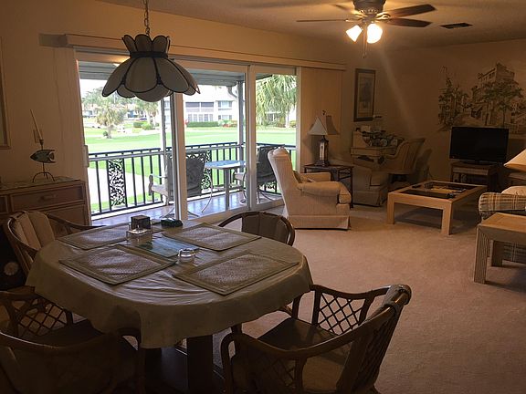 4th image of 269 Palm Dr APT 2