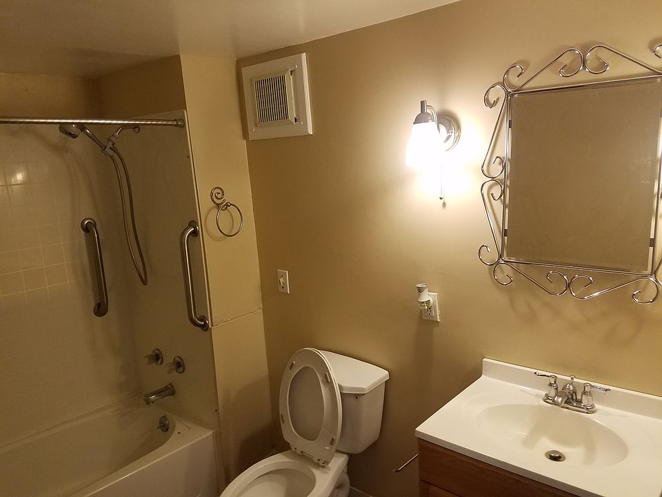 1st image of 157 Hollinger Ave