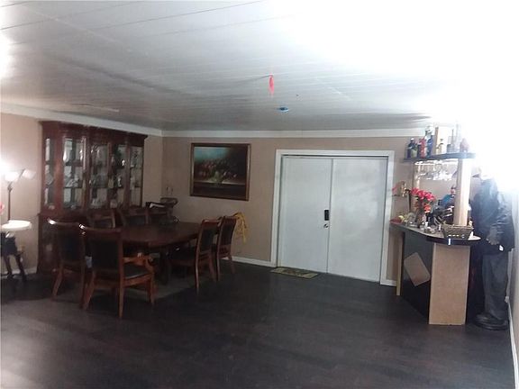 4th image of 650 Highridge Dr
