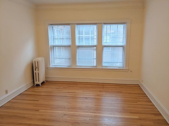 2nd image of 729 Hinman Ave APT 2E