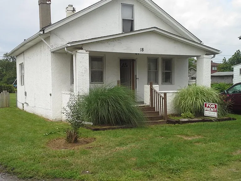 18 Benfield Ave — Photo 1