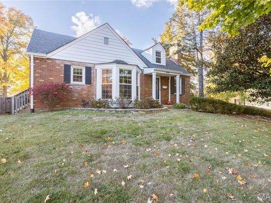 1035 N Geyer Rd, Saint Louis, MO 63122