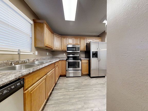 5th image of 116 Bentwood Dr #128