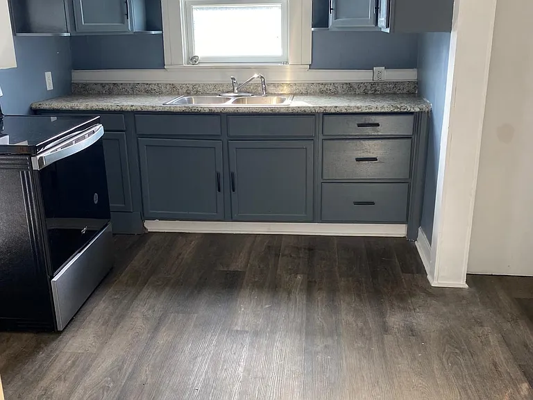 5610 S Main St — Photo 41