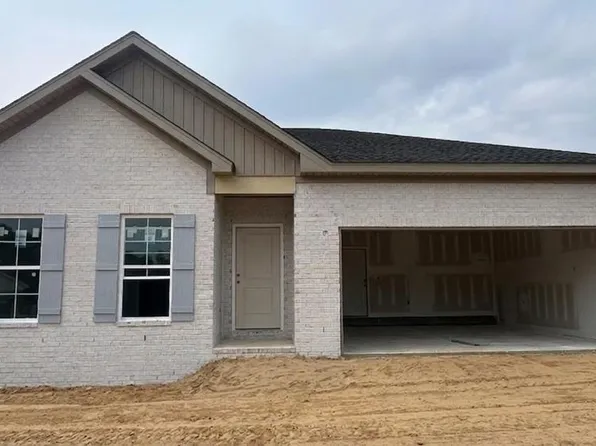 130 Edgewood Trl, Headland, AL 36345