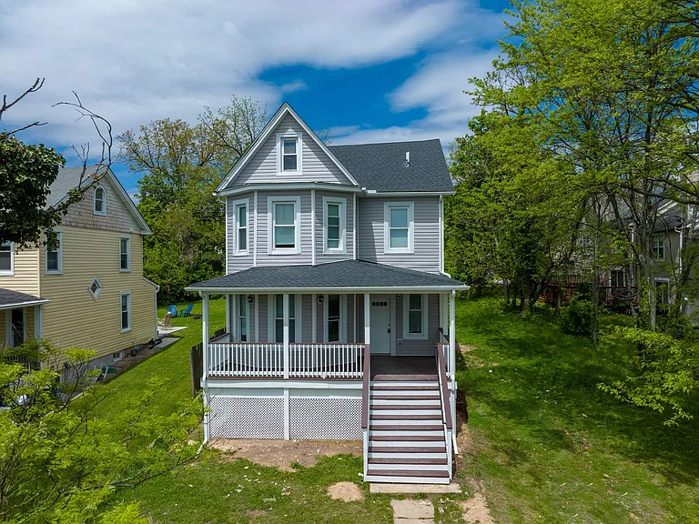 426 Evesham Ave — Photo 2