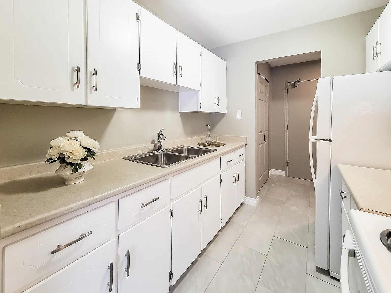 Belsyde Village Apartments - Choose your rent level - Call for Details - All utilities included — Photo 4