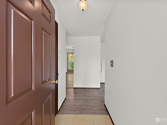 5th image of 15901 69th Avenue Ct E