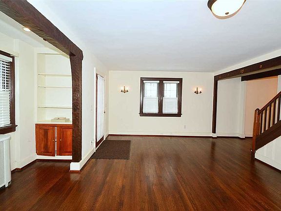 5th image of 11129 76th Ave