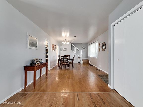 3rd image of 885 S Fairfield Ave