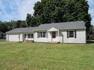 69760 Sunnyfield Rd, Sturgis, MI 49091