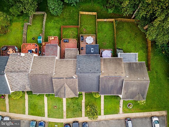3rd image of 129 Paden Ct