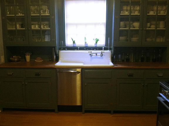 5th image of 912 W 49th St