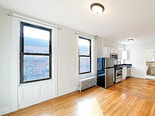 4th image of 301 E 91st St APT 5E