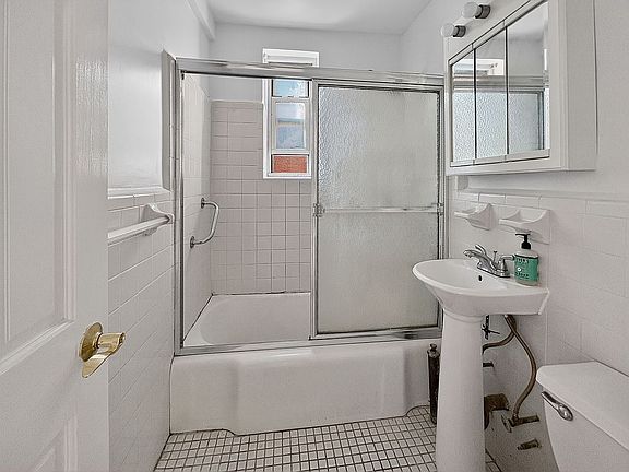 5th image of 63-61 Yellowstone Blvd #3E